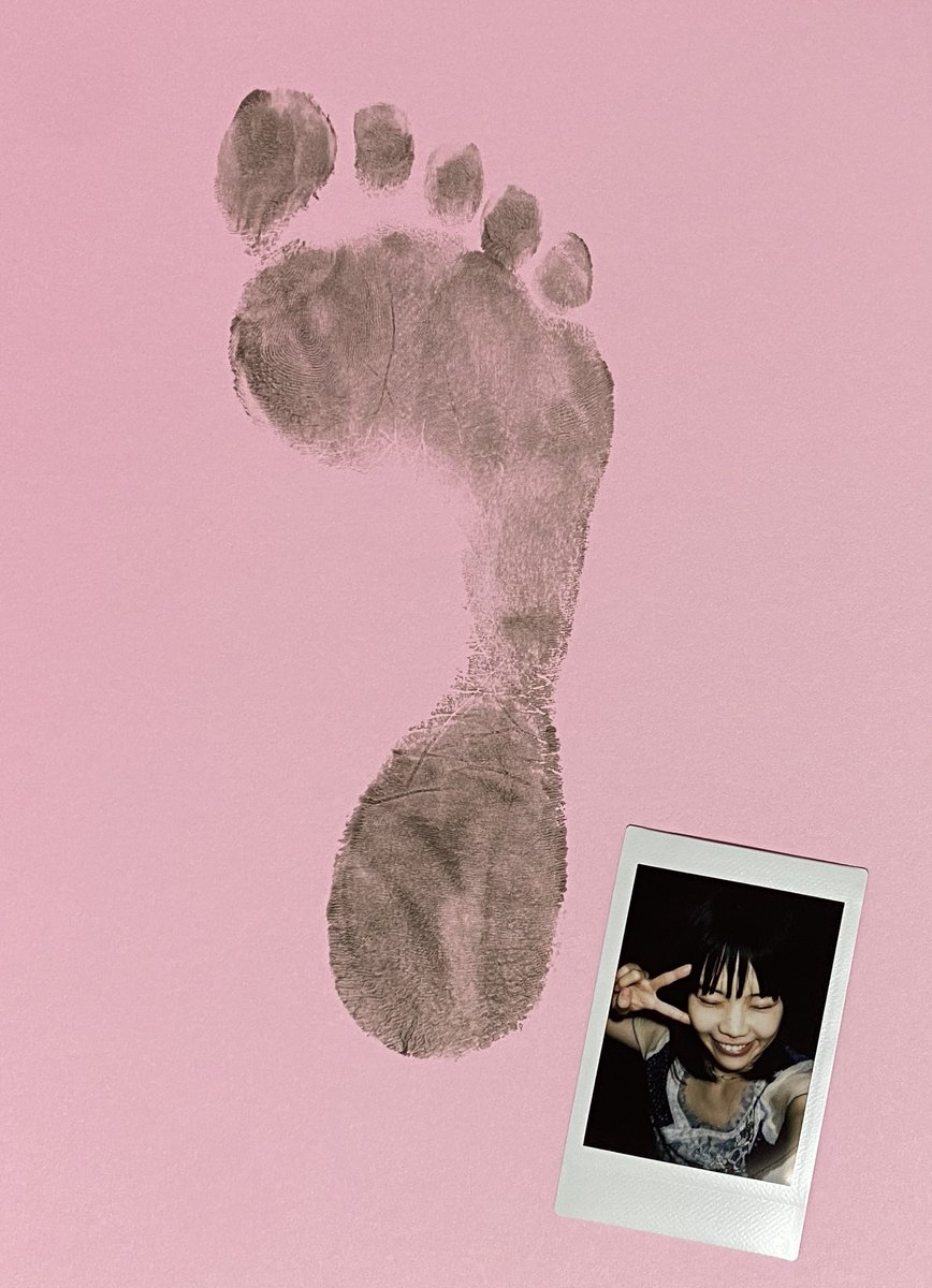 BiSH卒業アルバム、6人版＆アイナ版＆アユニ版を拝受。足拓尊いぜ