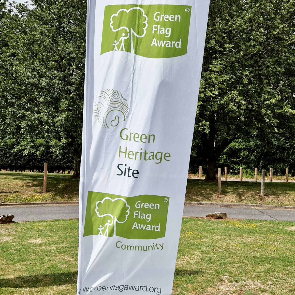 Flags are up and it's nearly time, for the @greenflagaward ceremony in Peterborough. Looking forward to giving out the Green Heritage Site Accreditation awards #ParksMatter @historicengland <a href="/HeritageAdvice/">HE Heritage Advice</a>