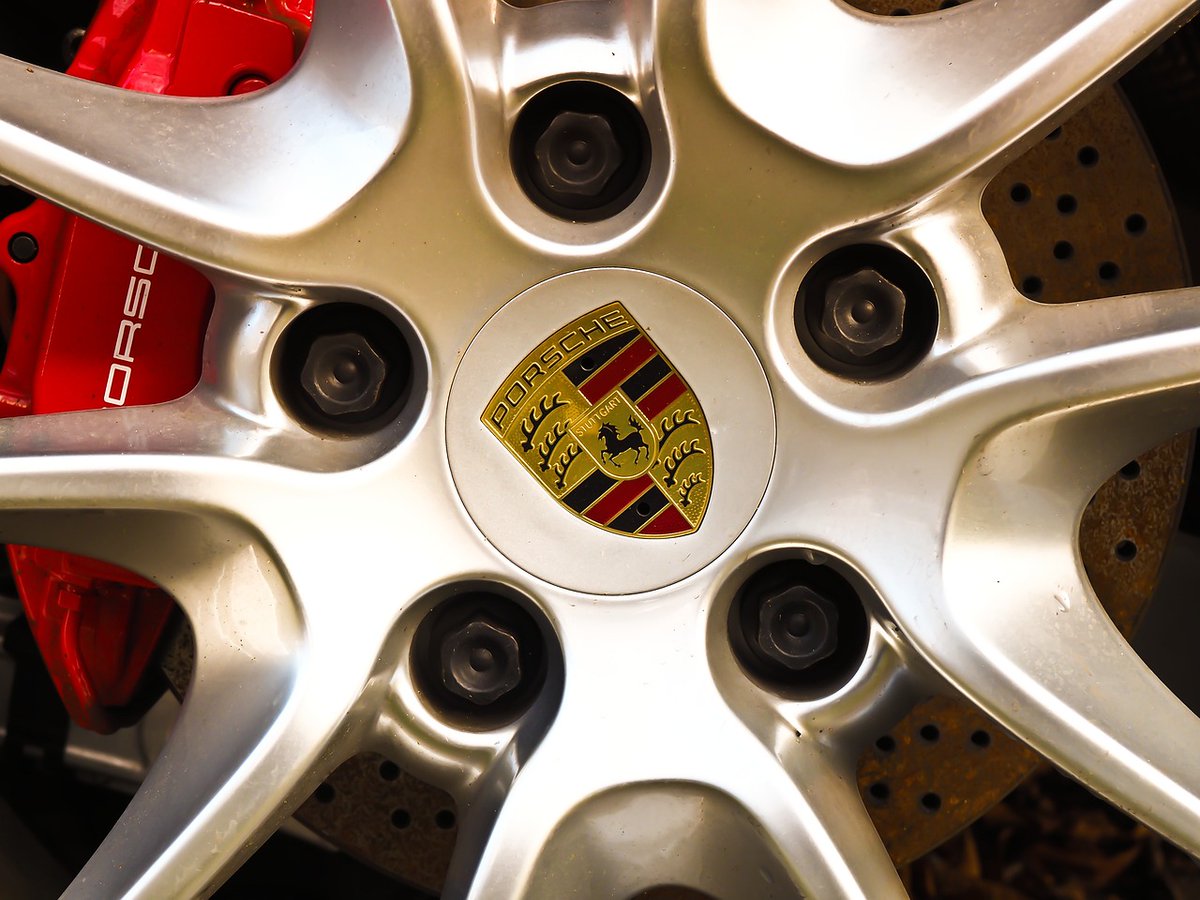 PES_Scanning's tweet photo. Our scanning team is out scanning automotive parts for a client that is producing high-quality custom-made components to improve the performance of their client's performance road vehicles.

#3dscanning #automotive #highperformance #engineeringdesign #designoptimization https://t.co/JODg9S0zGW