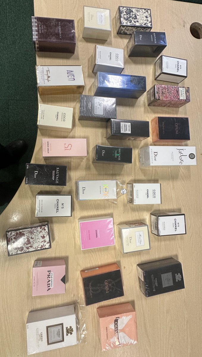 Successful seizure of Counter-fit perfumes that were being sold on Dudley Town Market thanks to the community reporting it to officers 
#stopsearch
#wmp