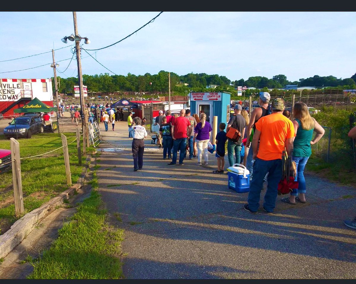 GPSspeedway1's tweet image. “If the doors are open, they’ll come”.

Hope we can all come together and spread awareness and get this track opened next year. 

#nascar 
#greenvillepickens
#savethespeedway
#gps
#shorttrackracing