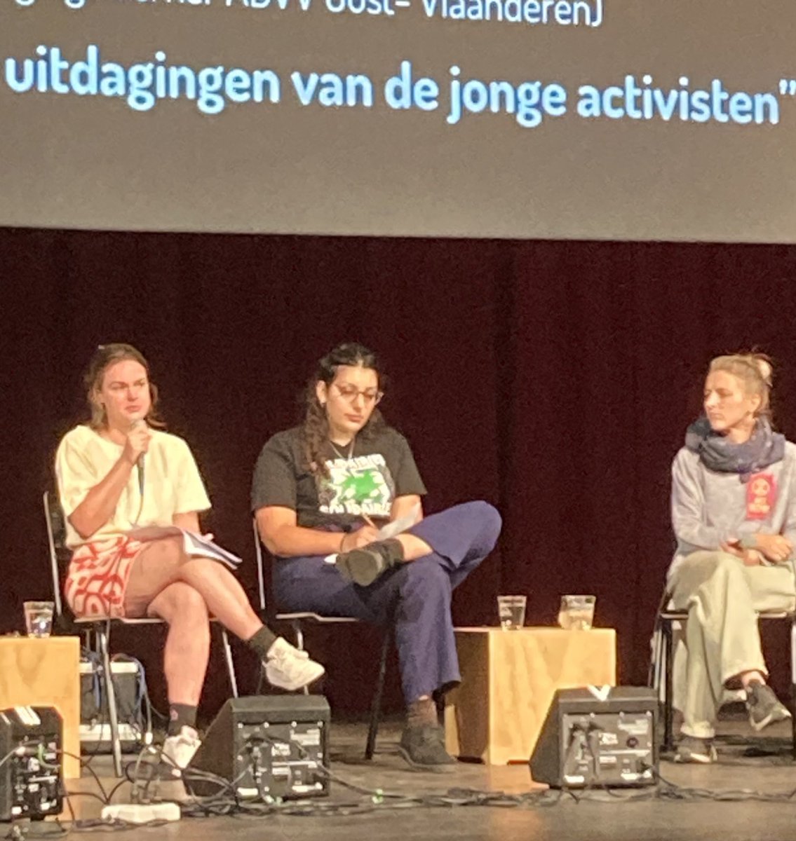 vverleyenacv's tweet photo. Jong activisme springlevend tijdens Gentse feestendebatten: cynisme is grootste vijand, van sociaal activisme, sleutel is mensen samenbrengen en organiseren #neverworkalone https://t.co/2R2yu4yJAt
