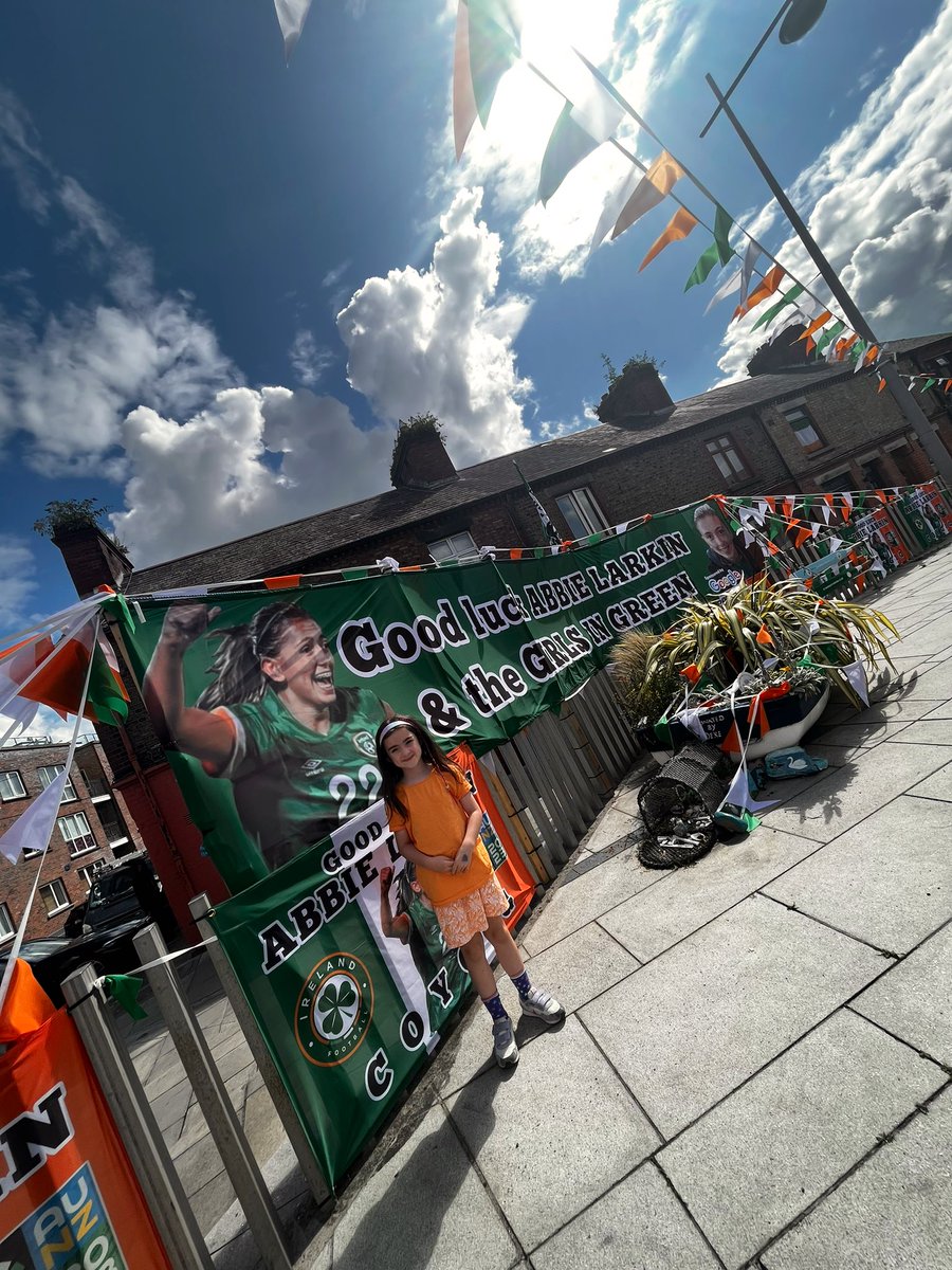 Ava cannot believe that a former player from her football club and her area is playing for Ireland in the World Cup !! The impact this is having on the next generation is really special. Ringsend is a sea of green white & orange for our Abbie Larkin and the team 💚🇮🇪 #COYGIG