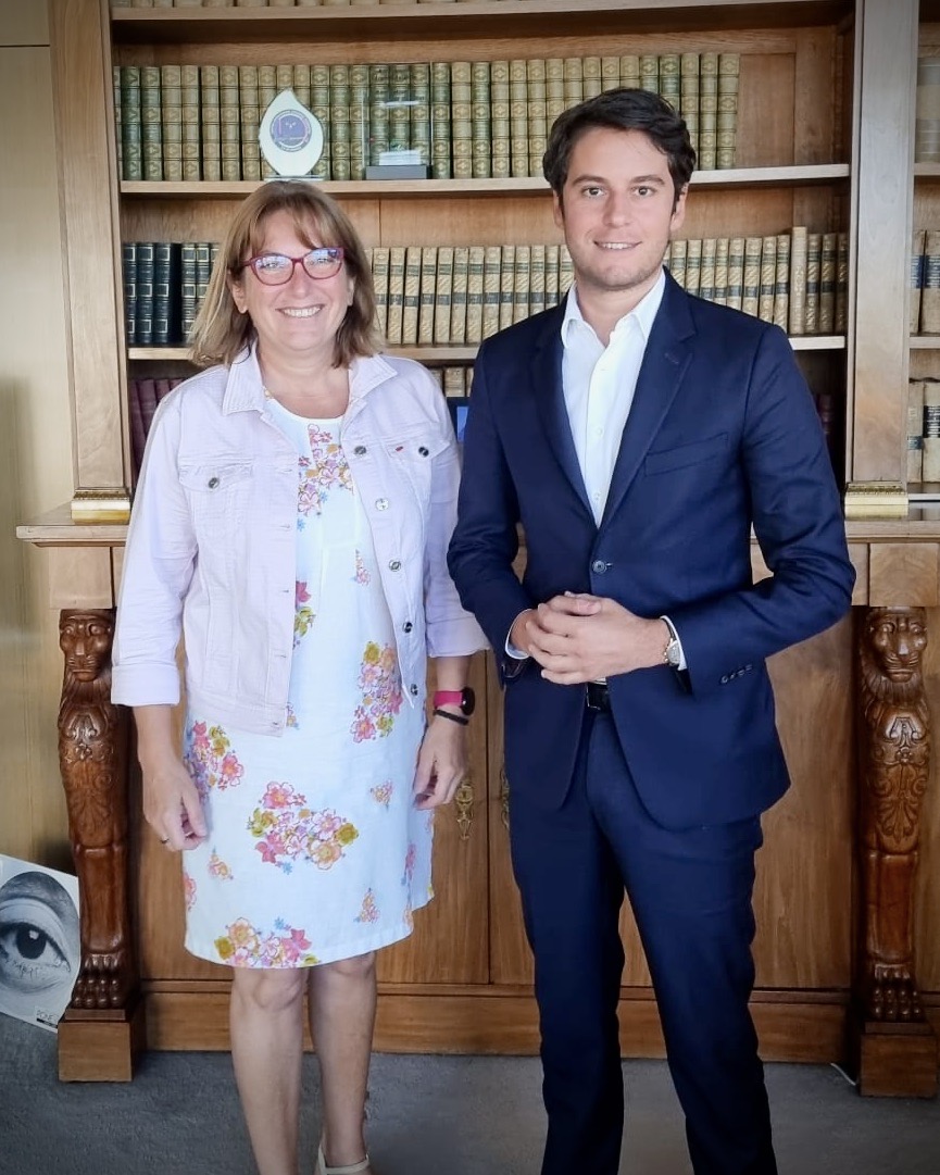 Cécile De Saint Michel (@c_desaintmichel) on Twitter photo Je veux faire de l'Ordre des #ExpertsComptables un interlocuteur constructif mais exigeant du Gouvernement.
C'est dans cet état d'esprit que j'ai pu échanger avec <a href="/GabrielAttal/">Gabriel Attal</a> pour évoquer certains des enjeux majeurs de notre profession et des entreprises. Je veux faire de l'Ordre des #ExpertsComptables un interlocuteur constructif mais exigeant du Gouvernement.
C'est dans cet état d'esprit que j'ai pu échanger avec <a href="/GabrielAttal/">Gabriel Attal</a> pour évoquer certains des enjeux majeurs de notre profession et des entreprises.