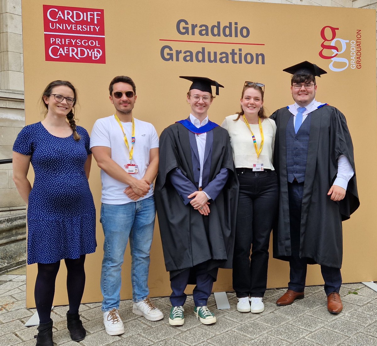 Prof. Rebecca Melen (@rebecca_melen) on Twitter photo Congratulations to former Master students Will and Dan on their graduation today. Will has already started his PhD in 🇨🇦 with <a href="/chitnislab/">Saurabh Chitnis</a> and Dan has got a position in industry 👏 with current PhD students <a href="/IngenYara/">Yara van Ingen</a> and <a href="/MGGuerzoni/">Michael Guerzoni</a> at <a href="/ChemistryCU/">Cardiff University School of Chemistry</a> <a href="/cardiffuni/">Cardiff University</a> Congratulations to former Master students Will and Dan on their graduation today. Will has already started his PhD in 🇨🇦 with <a href="/chitnislab/">Saurabh Chitnis</a> and Dan has got a position in industry 👏 with current PhD students <a href="/IngenYara/">Yara van Ingen</a> and <a href="/MGGuerzoni/">Michael Guerzoni</a> at <a href="/ChemistryCU/">Cardiff University School of Chemistry</a> <a href="/cardiffuni/">Cardiff University</a>