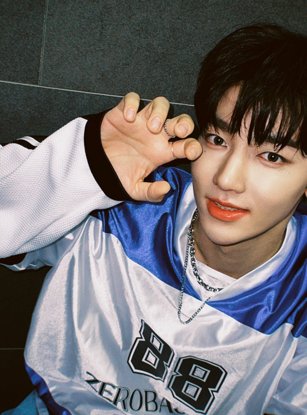 About Music tweet media