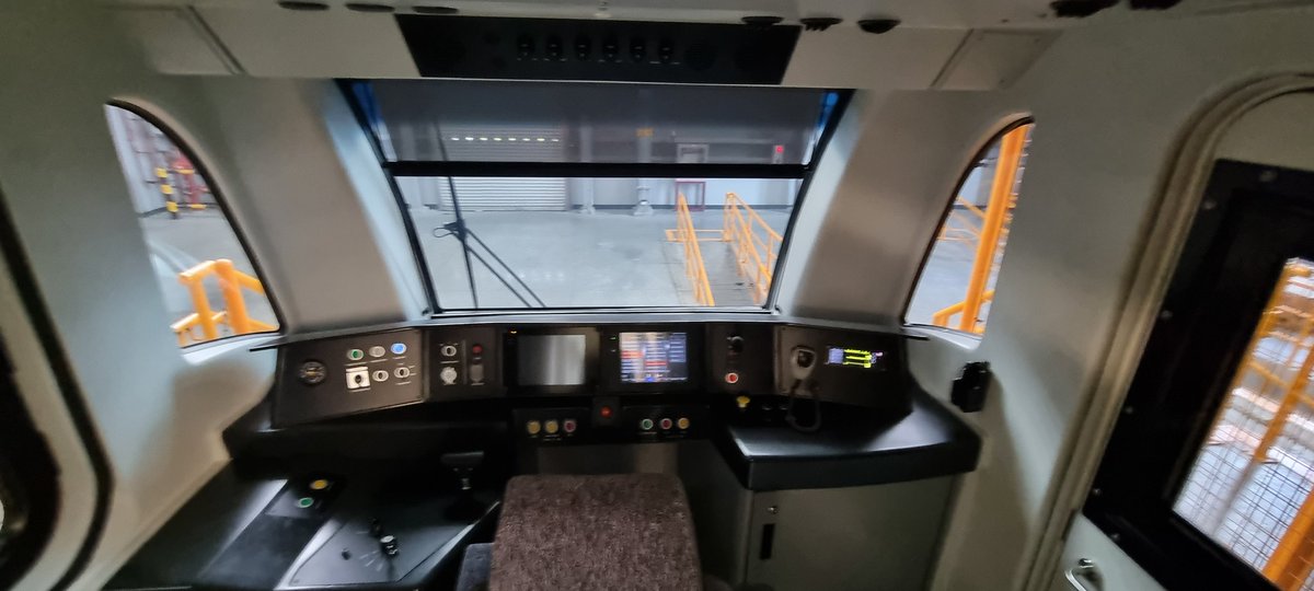 commutersph's tweet photo. Our team was invited to attend the inauguration of the 1st batch of the new 4th Gen trains of @officialLRT1.
Here is a sneak peek of our first hand experience with the new trains which will start its revenue service tomorrow, July 20, 2023.
#CommutersPH #LRT1 https://t.co/mk6UPBTkwx