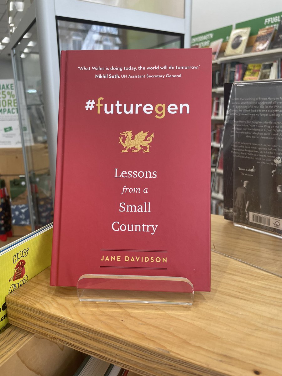 OxfamCymru's tweet image. Top find in our @oxfamcardiff shop today 
@JaneBryngwyn #FutureGen