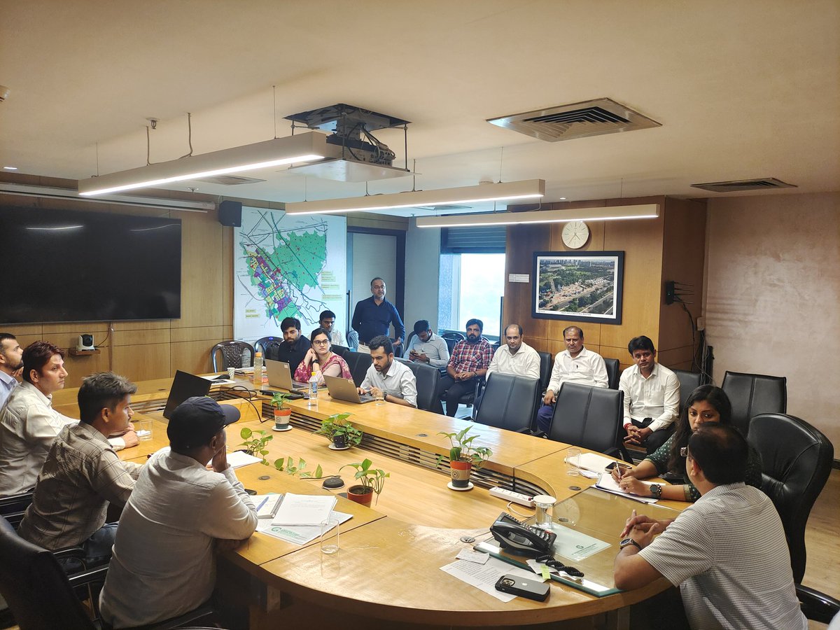 सीईओ एनजी रवि कुमार सर के नेतृत्व में स्वास्थ्य विभाग के अधिकारियों व सफाई कॉंट्रैक्टरों के साथ बैठक की गई। सीईओ सर ने परिक्षेत्र को और सुंदर बनाने व चमकाने के लिए सभी को एक माह का मौका दिया है। ड्यूटी से अनुपस्थित रहने वाले सफाई कर्मियों के वेतन काटने के निर्देश दिए गए हैं।