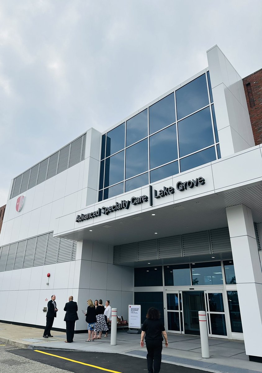 StonyBrookMed's tweet image. Good morning from Advanced Specialty Care at #LakeGrove - NOW OPEN at @SmithHavenMall! Welcome to our newest and most spacious, multispecialty care facility: bit.ly/3XTqhmi #WeAreStonyBrookMedicine