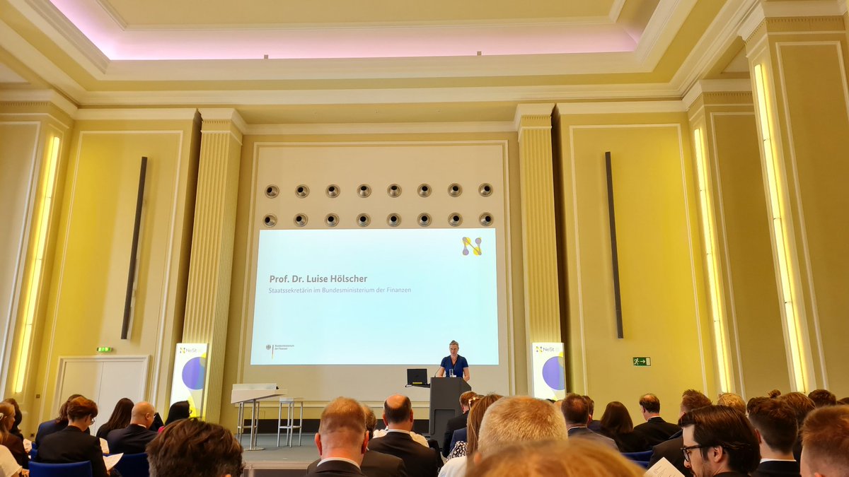 Eröffnung der Auftaktkonferenz NeSt durch Frau Staatssekretärin Prof. Dr. Hölscher