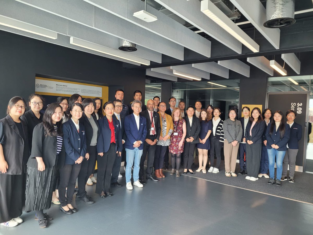 AmerGaffar's tweet photo. This morning we welcomed Shanghai High School to @ManMetUni for a visit to the @MFCIC and learn more about our work in #hydrogen and #FuelCells #netzeroskills https://t.co/RS3ToNGN6J