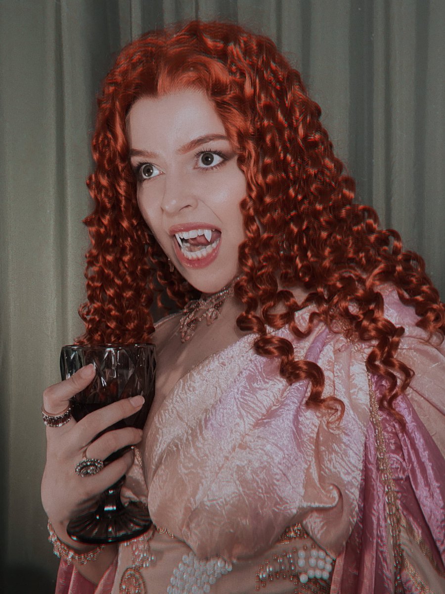 Ищу подружек для совместного кровопития 🍷