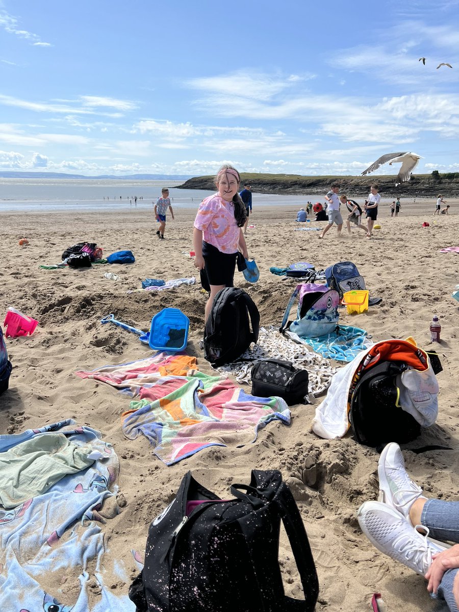 IdsCasnewydd's tweet photo. We have had a great day at the beach today ☀️🌊🐚🍦@IDS_Mrs_Parfitt @IDS3to18 https://t.co/tfAHt40Kot