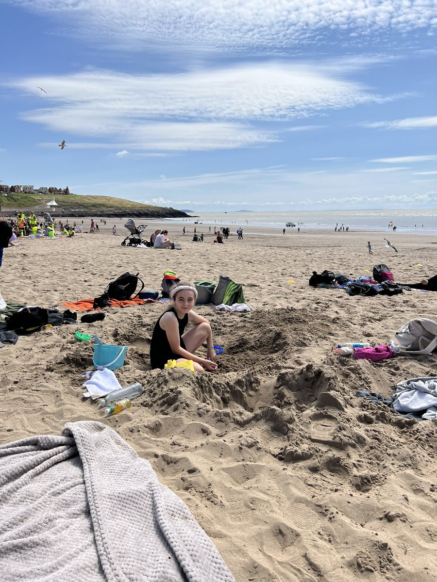 IdsCasnewydd's tweet photo. We have had a great day at the beach today ☀️🌊🐚🍦@IDS_Mrs_Parfitt @IDS3to18 https://t.co/tfAHt40Kot