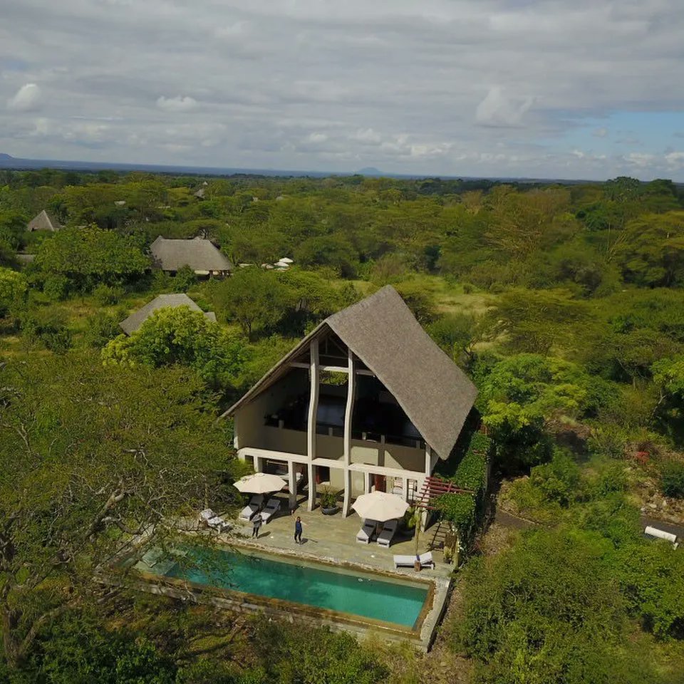 KopeTours's tweet photo. Beautiful captures from Tsavo , this is the Finch Hatton Luxury Camp 
Book your TsavoWrst and East Safaris today at 
500 USD for 2 people
450 USD for  3-4 people 
Call us +254 717 868 110 
📧 kopetours@gmail.com
#Kenya #tsavo https://t.co/ijPEbcFvDc