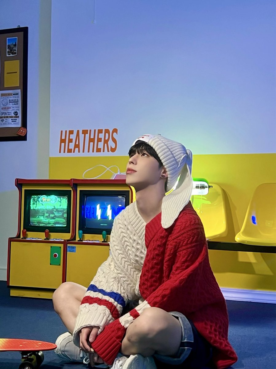 CIX_twt's tweet photo. why me ~ why me ~ why me ~😛

#CIX #FIX #BX #이병곤 #병곤 #평픽사💙 https://t.co/2jQNQ9ZicP