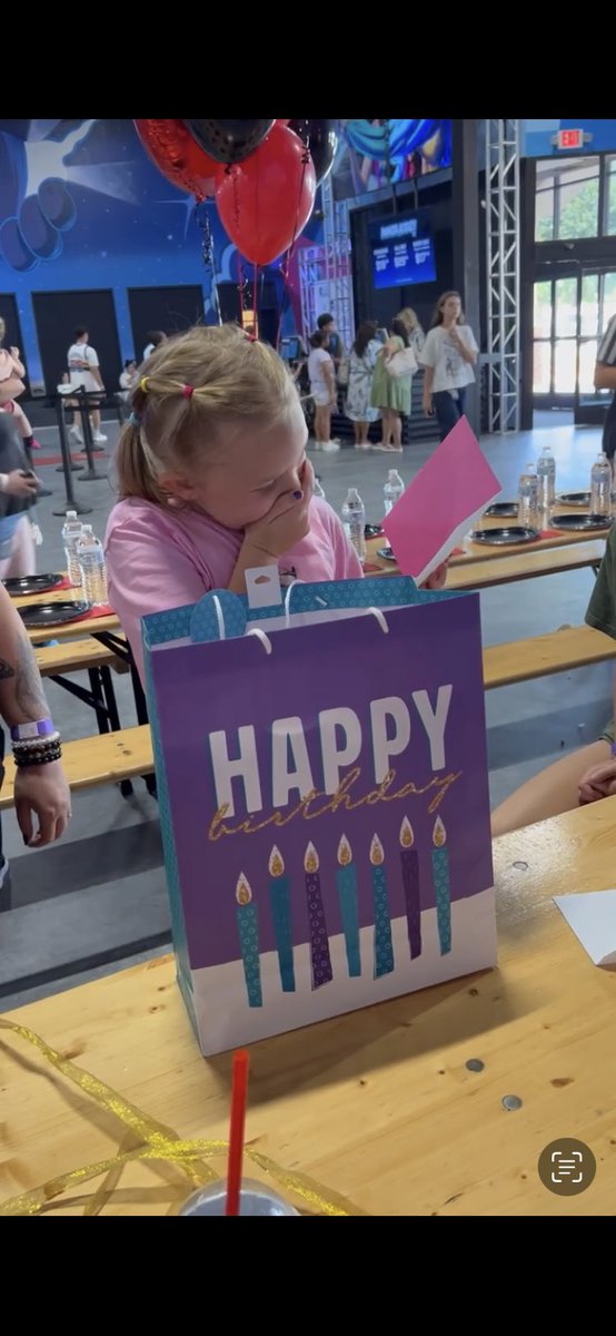Happy birthday to the best girl around 💕👧🏼🎉 I can’t believe I have a 9 year old lmao 😵