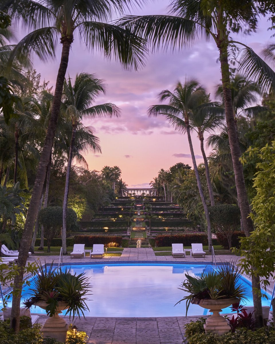 Baroque in the Bahamas? Versailles-style tropical gardens guide your sunset stroll to the beach at @FSOceanClub. bit.ly/FSOceanClubTW_ #ParadiseIsland #Bahamas