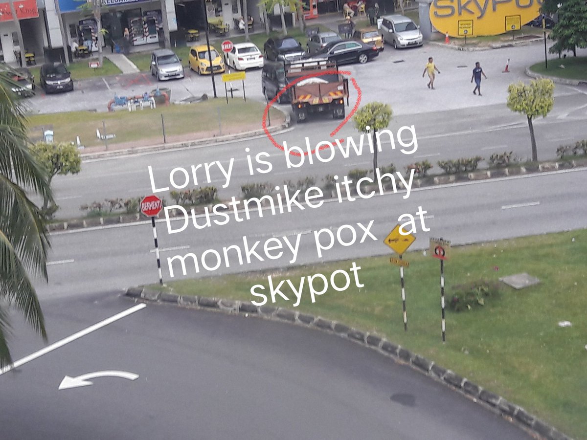 Same type of lorry with attacks on water pipe and Dustmikes attacks.Evidently with the photo was shown a few times.Enough to proof attempted to  murder???
@theBarrister @YoungBarristers @ModernLawMag @JuniorLawyers @Aus_Lawyer @Int_Law_News@malaysianbar 
@MuslimAdvocates