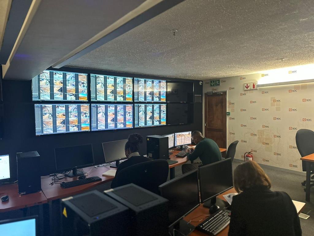 Lesufi's tweet photo. Smile 😊 you are camera! Our project to install high quality CCTVs around Gauteng is shaping up nicely. We are determined to fight crime, corruption and lawlessness. A better and safer Gauteng is rising #GrowingGautengTogether https://t.co/gtqio47AfJ