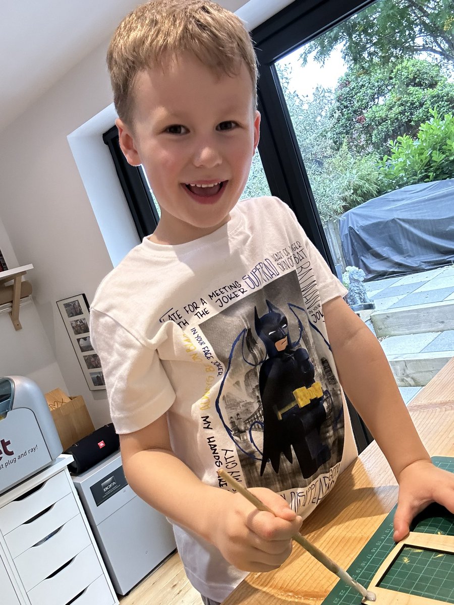 SmileHeartKiss's tweet photo. The mini boss putting in a shift for his much adored teachers! 🥰 #bespokegifts #personalisedgifts #handmade https://t.co/tynS2JblmO