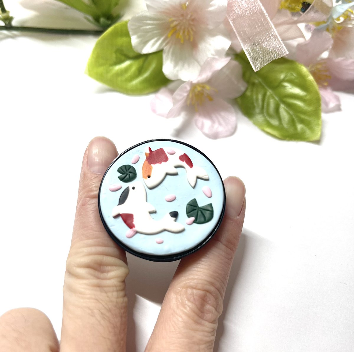 ReiArtistryclay's tweet photo. Clay phone grips! https://t.co/NaHDqnP6rT