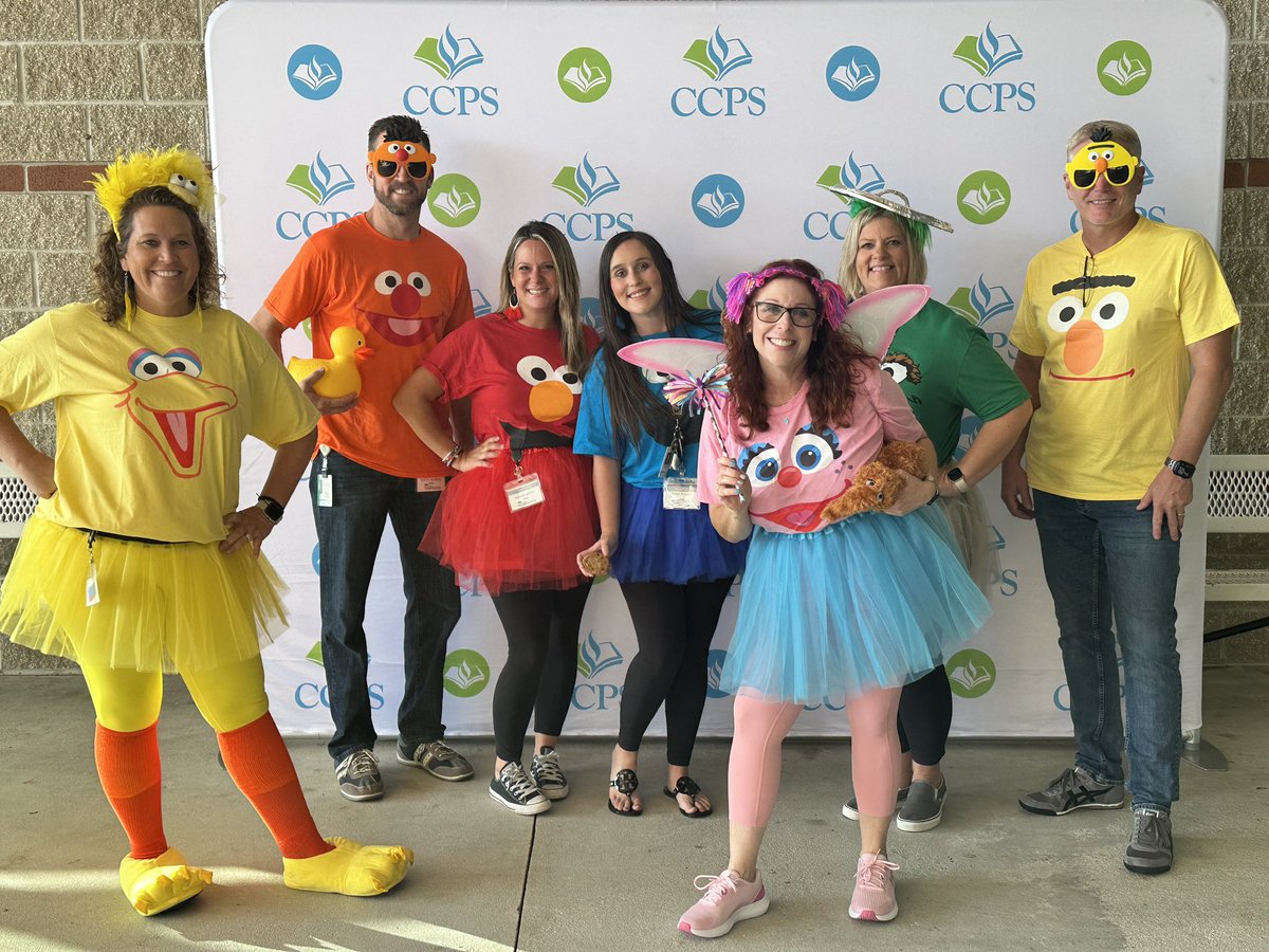 oms_bulldogs's tweet photo. “Can you tell me how to get to Oakridge Street”? Well, yes we can.  Day 2 of CCPS Leadership Conference … Decades Day! #CCPSLeadershipConference 
#OMSPROUD https://t.co/VPHRf7MPla