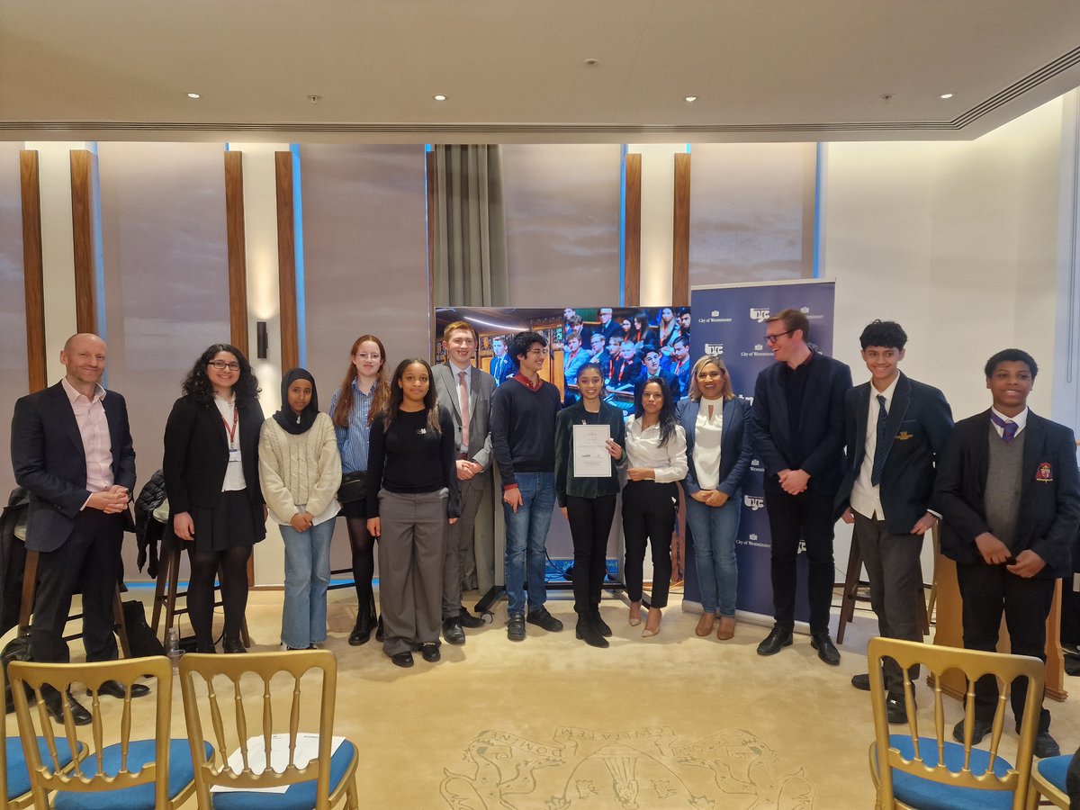 Meet Westminster's Youth Council, @wyc_council 👋 They are an inclusive and diverse platform for young people to discuss issues important to them. They work directly with key decision makers in the Council to help influence and shape local services 💪 Learn more 👇…