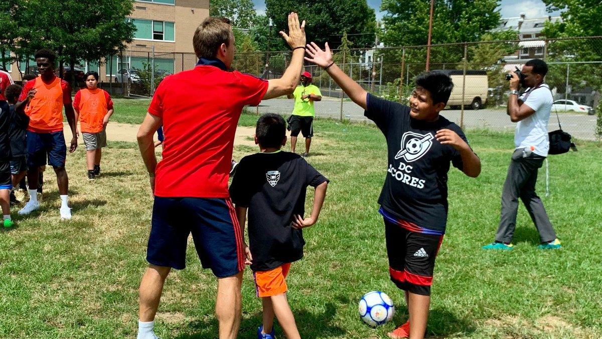 DCSCORES's tweet photo. We hear there's a big game today! 👀 Our poet-athletes are so excited to see the #MLSAllStar team take on @Arsenal @AudiField tonight. 'Til then, check out some of our favorite photos from the last time The Gunners met DC SCORES! 😍 https://t.co/rkh0PmBLFM