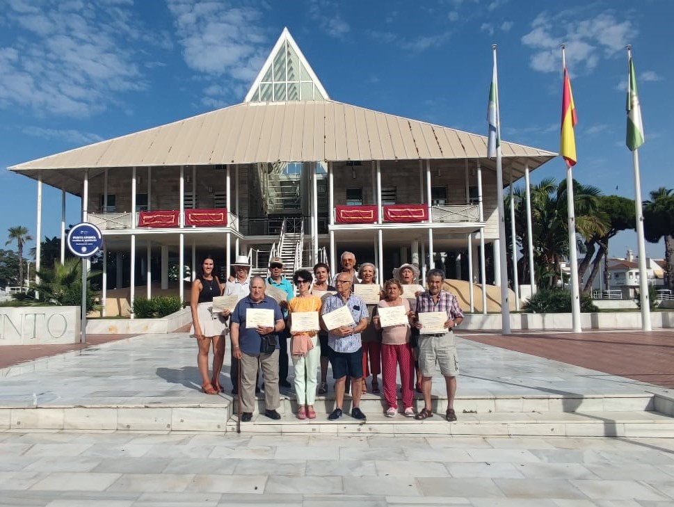SolidaridadIn's tweet image. 📸¡Entrega de diplomas de los talleres de Habilidades Sociales para la Vida y Estimula tu mente, del #ProgramaCuentaConmigo, en Punta Umbría, Huelva! 

🎓🌟 ¡Enhorabuena a todas y a todos!💪👏
@AytoPuntaUmbria