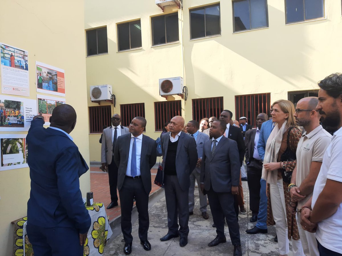 EmbEspMaputo's tweet photo. 5 anos desde a criação, Programa "Work4Progres🇲🇿" conseguiu criar mais de 450 empresas, 4500 postos de trabalho e beneficiar mais de 38500 pessoas, com colaboração ONG´s 🇪🇸@ayudaenaccion,@ONGCesal e @EnraizaDerechos unindo sinergias com sector privado e universidades.

@MAECgob https://t.co/xHazgJTUnC