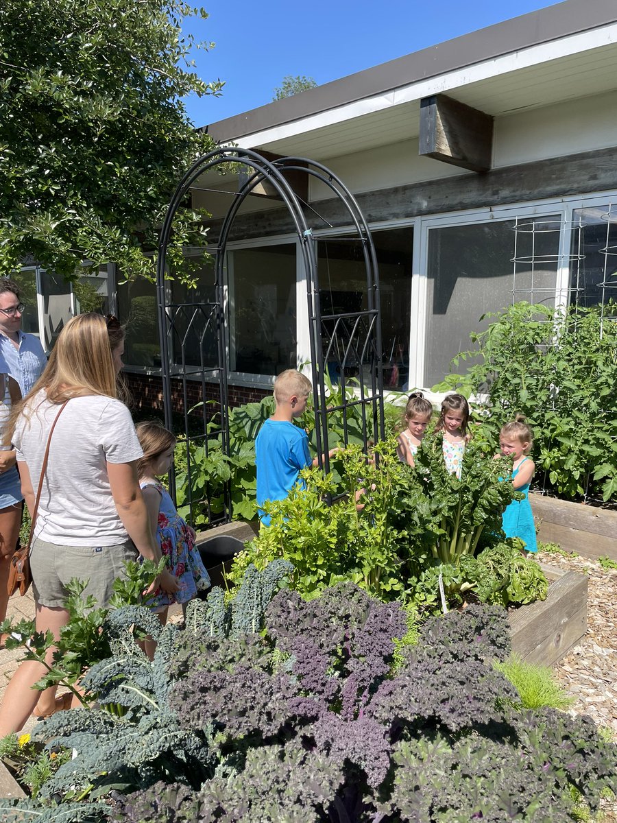 New family tours earlier this week got up close and personal with the beautiful <a href="/WayneThomasscho/">Wayne Thomas School</a> garden and butterfly friends! Welcome to the Wildcat community! 
#BetterTogether #wt112 #112Leads