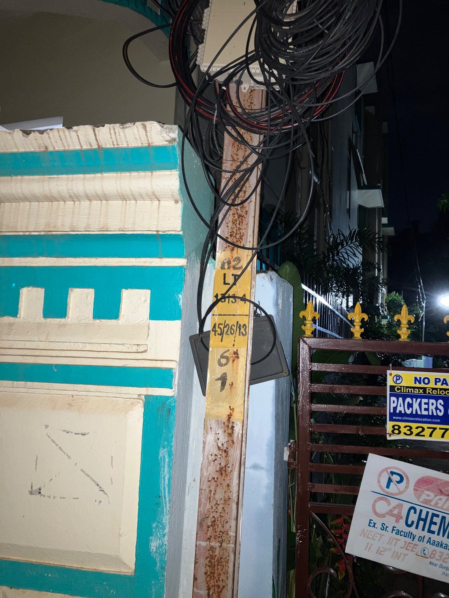 subratINE's tweet photo. @bmcbbsr Please install street light on the pillar. https://t.co/Jq03hXfRVv