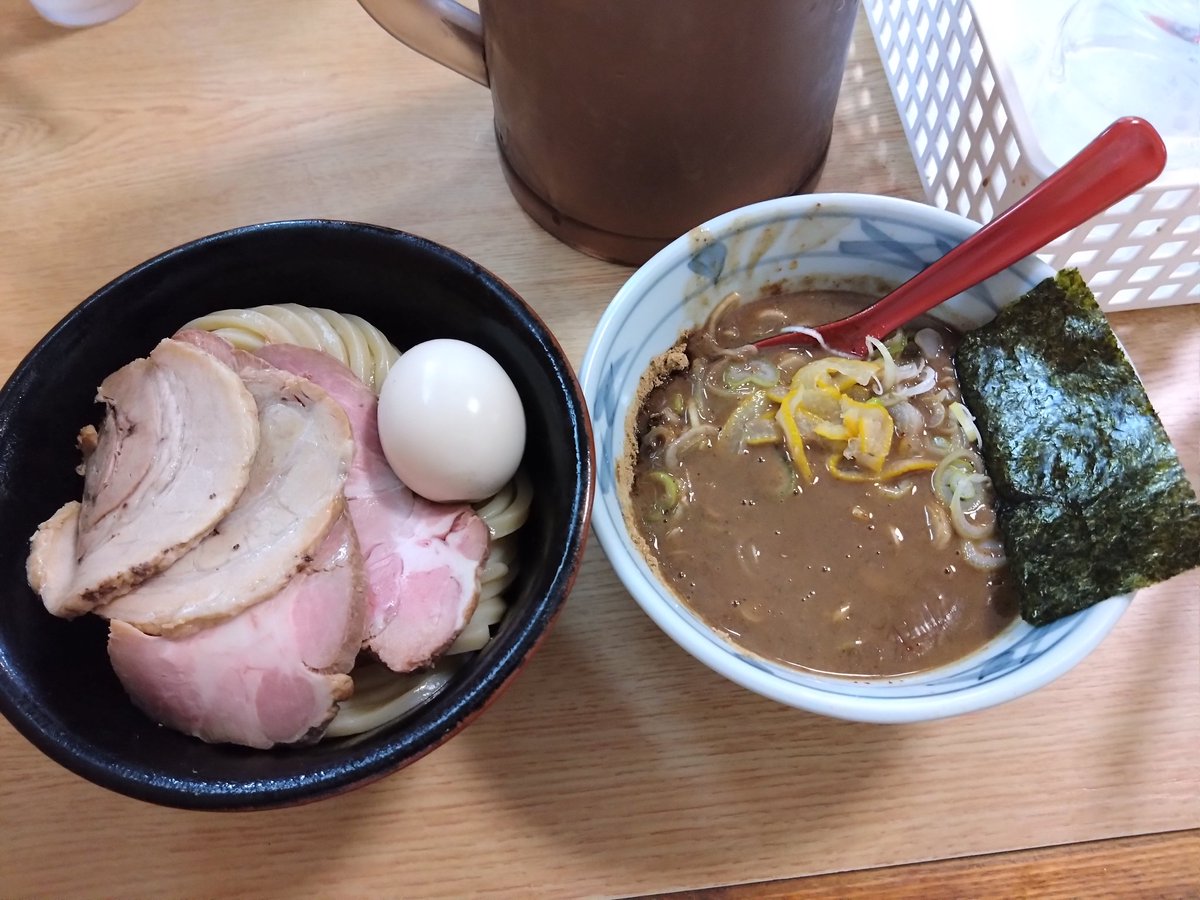 今日の昼食。初めての食感でとても美味しかった。また、出張で行ってみたい!