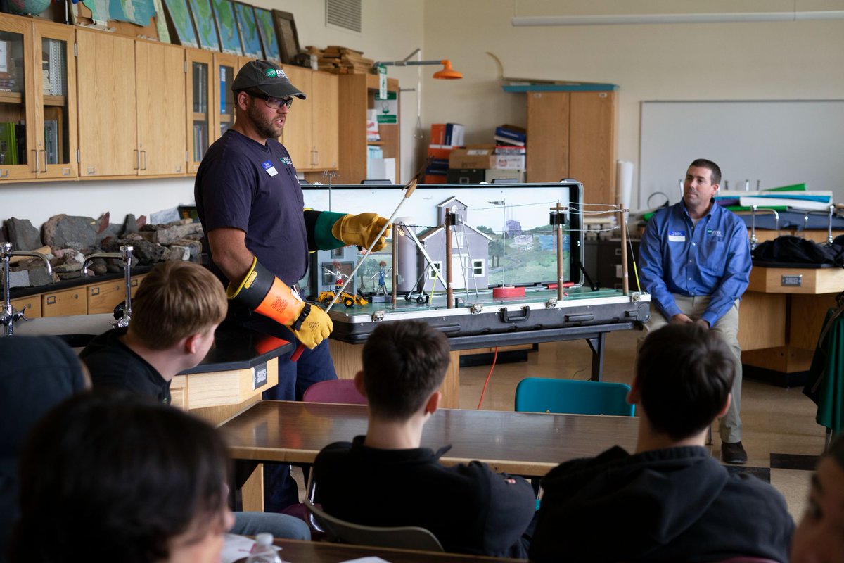 Delaware Academy is closing the exposure gap for students through their guest speaker series &amp; annual College &amp; Career Fair! 

"Students can't be what they can't see."
#pathways #college #career #futurecareers #learningisfun #familyengagement