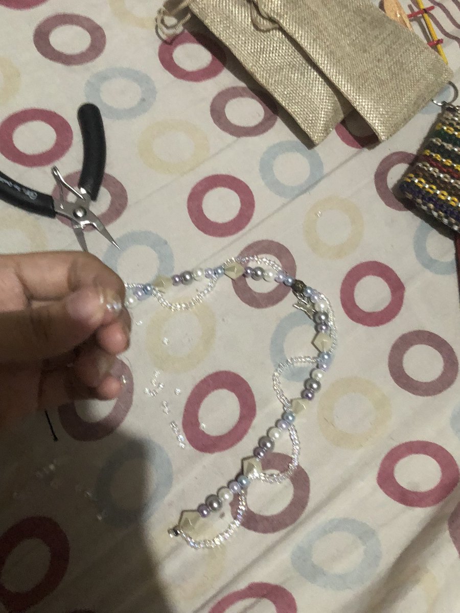 j_dmonkey's tweet photo. ganda nung gawa kong necklace and bracelet, thanks sa materials abdul🫵🥰

PS. gawa ni alyssa yung matching bracelet ng necklace ko😍 https://t.co/DnxGoehNVC