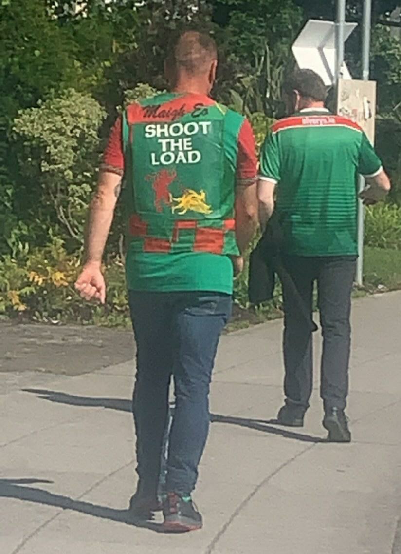 Very rare to see this level of tailoring nowadays, even on the wealthy. So let's talk about some of the reasons why it's great. 🧵