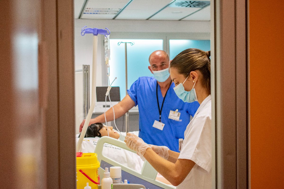 TecnoCampus's tweet photo. 📣TW #Notícies | Estudiants d'#Infermeria 💉 s'examinen a les proves ACOE (#Avaluació Clínica Objectiva i Estructurada). Permeten posar a prova les #competències com els #coneixements, el pensament crític, la presa de decisions, i més.🧠

https://t.co/ZKPtiPIhAl https://t.co/5wYA59CWGA