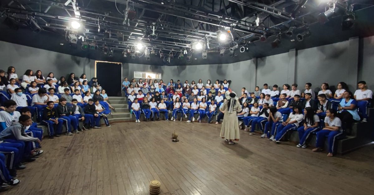 Apresentação no Teatro de Arena do Projeto Arte da Palavra