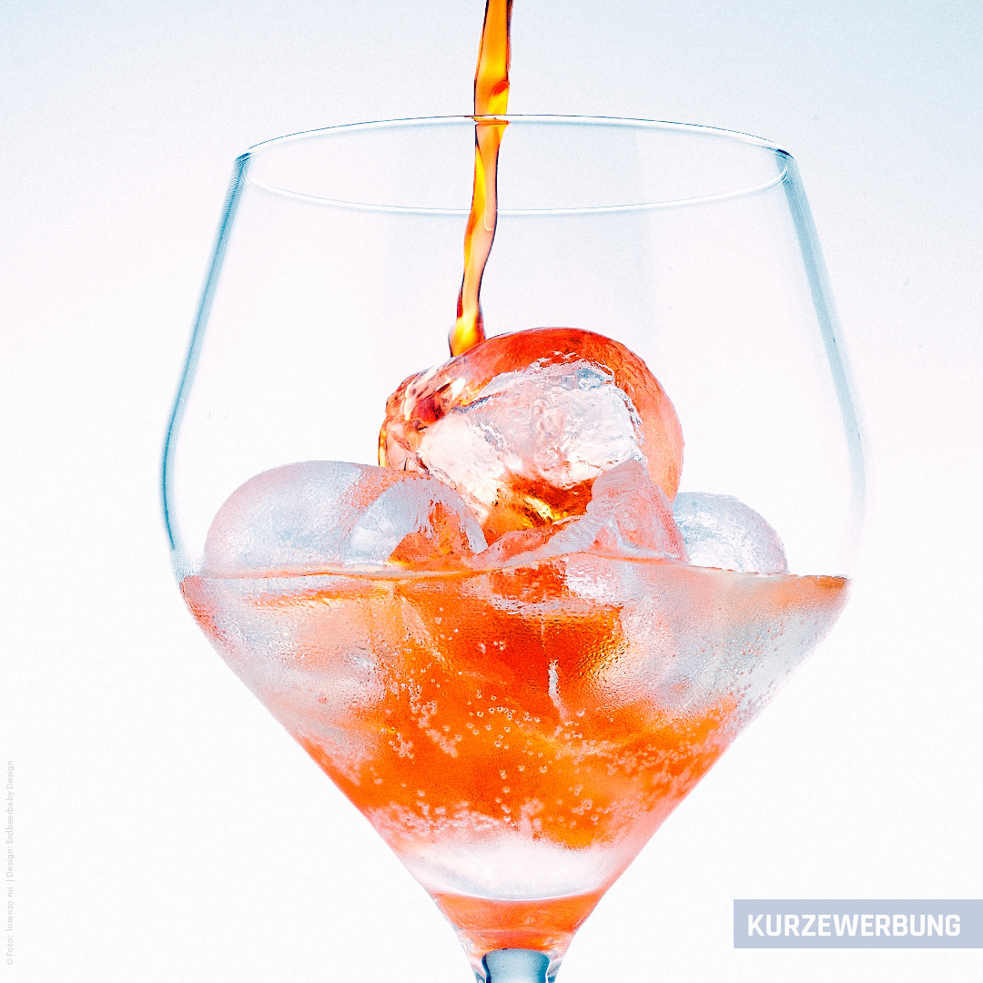 KLEINE ATEMPAUSE

Die Zukunft ist für viele Unternehmen so unsicher wie nie. Mittelständische Unternehmen bleiben die bevorzugten Cashcows für politische Ambitionen und Höhenflüge. 
Aber trotz aller Sorgen: Kleine Atempause, denn Zukunft wird gemacht. 

Ihr Team KURZEWERBUNG