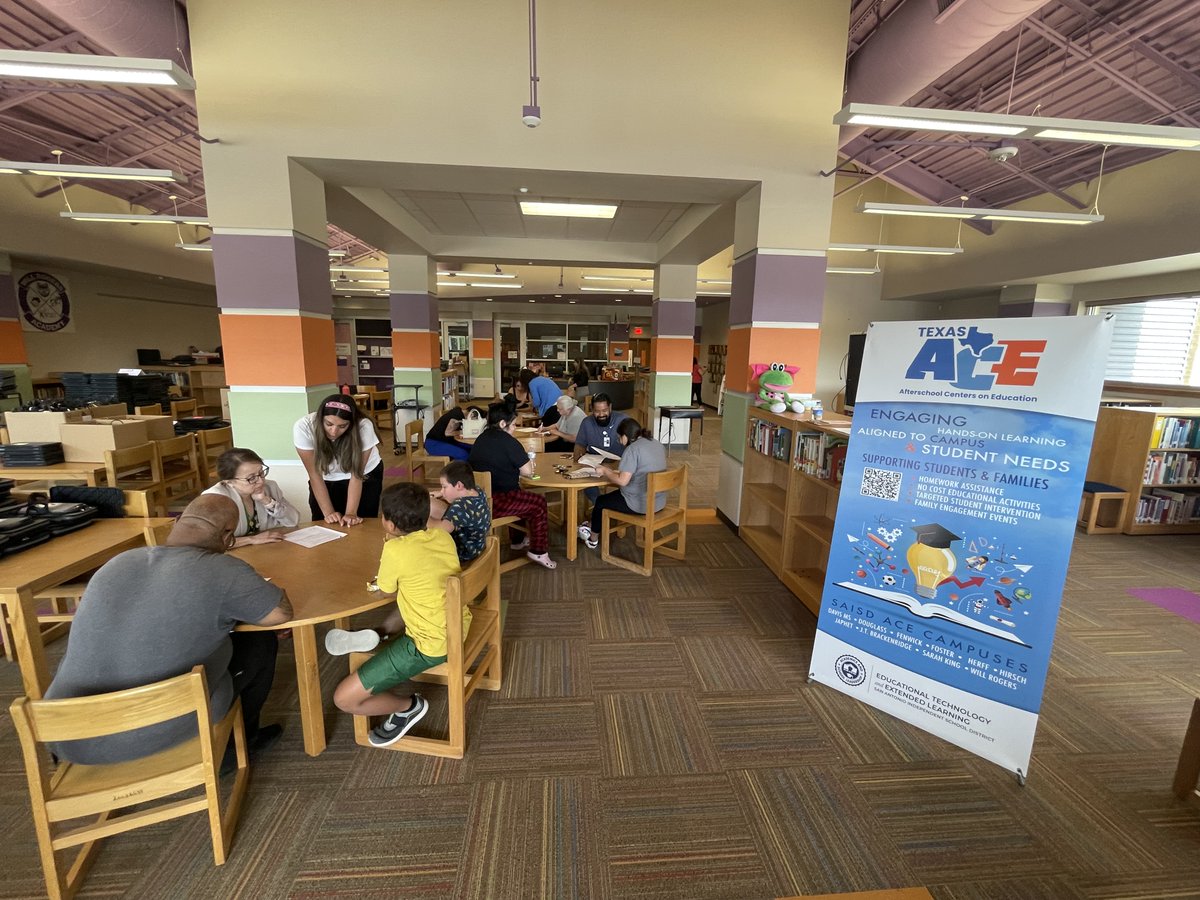 Extended Day, SAISD (@saisdextlearn) on Twitter photo 🎈🏠the TX ACE team supporting <a href="/WillRogersSAISD/">RogersAcademySAISD</a> TX ACE afterschool registration. #SAISDfamilia 🎈🏠the TX ACE team supporting <a href="/WillRogersSAISD/">RogersAcademySAISD</a> TX ACE afterschool registration. #SAISDfamilia