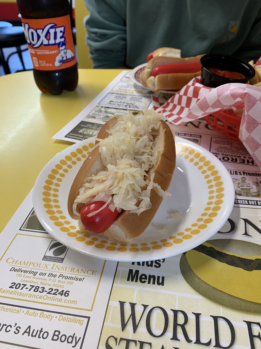Hackknife's tweet photo. If you’re ever near Lewiston, ME, don’t miss the red snappers at Simone’s (99 Chestnut St), serving up hot dogs since 1908.  Original owners are now 4th generation! https://t.co/BtEPPjgaaM