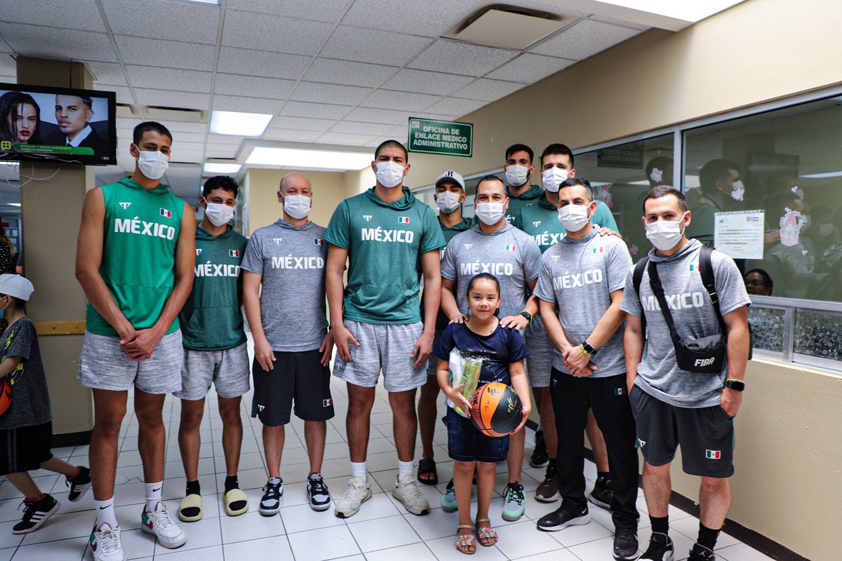 mexbasquet's tweet photo. #MexBasquet 🇲🇽🏀 ¡Muchas gracias a todas las personas que hicieron posible nuestra visita al Hospital Infantil de Especialidades en Ciudad Juárez!  #nadanosdetiene https://t.co/Yzx6wt9vxs