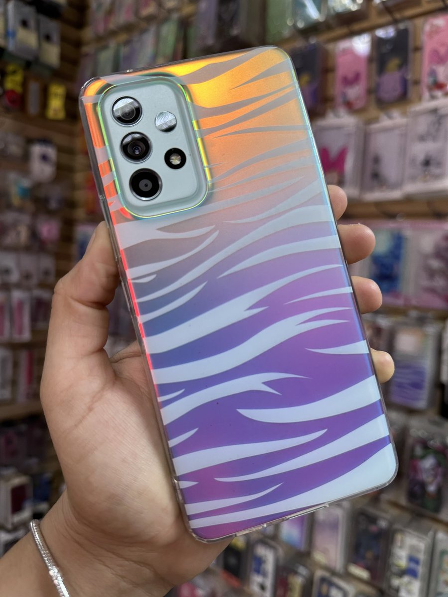 LasCarcasas's tweet photo. Nuevos diseños disponibles para entrega inmediata. #miercoles #cases #nuevos #samsung https://t.co/w092DWGUA1