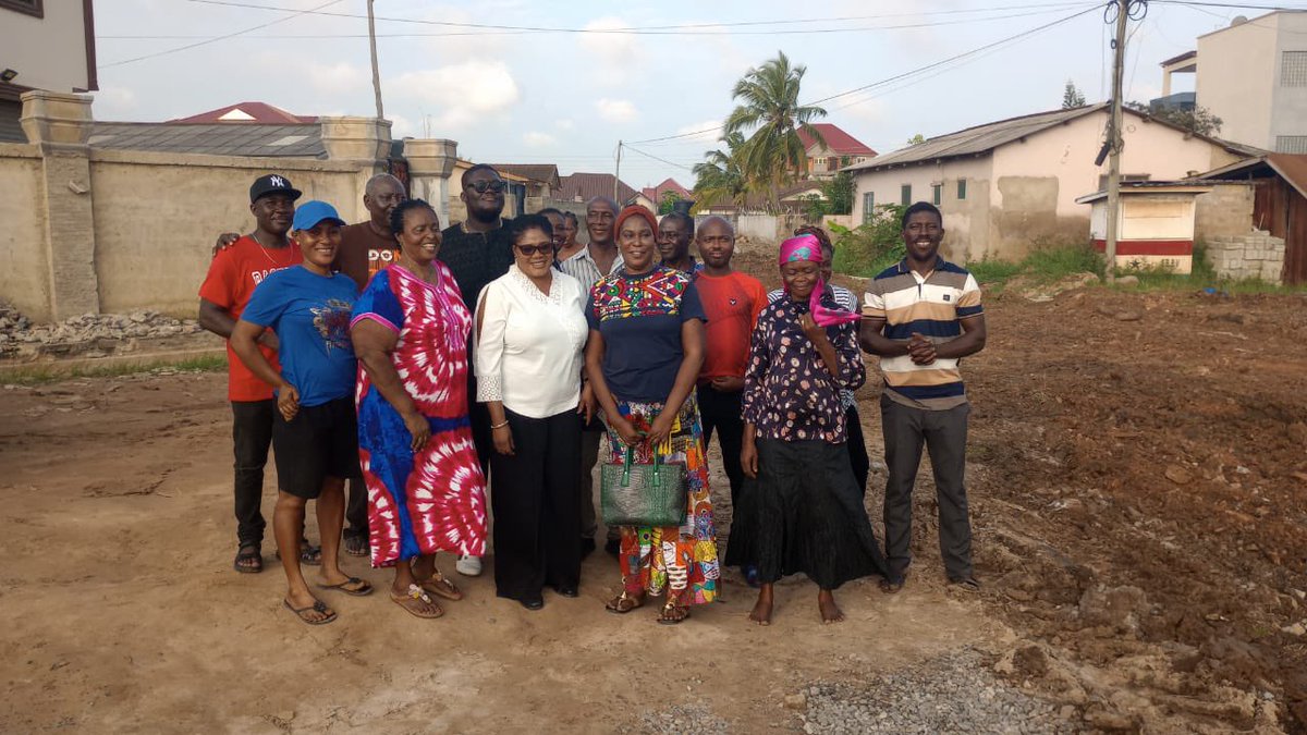 naamomolartey's tweet photo. Support for community self-help initiatives: construction of concrete drain and the gravelling of roadway in collaboration with the Glowlamp Residents Association, Baatsonaa Electoral Area. #ServiceInHumility #JustMomoIt https://t.co/FmrW7vC4ob