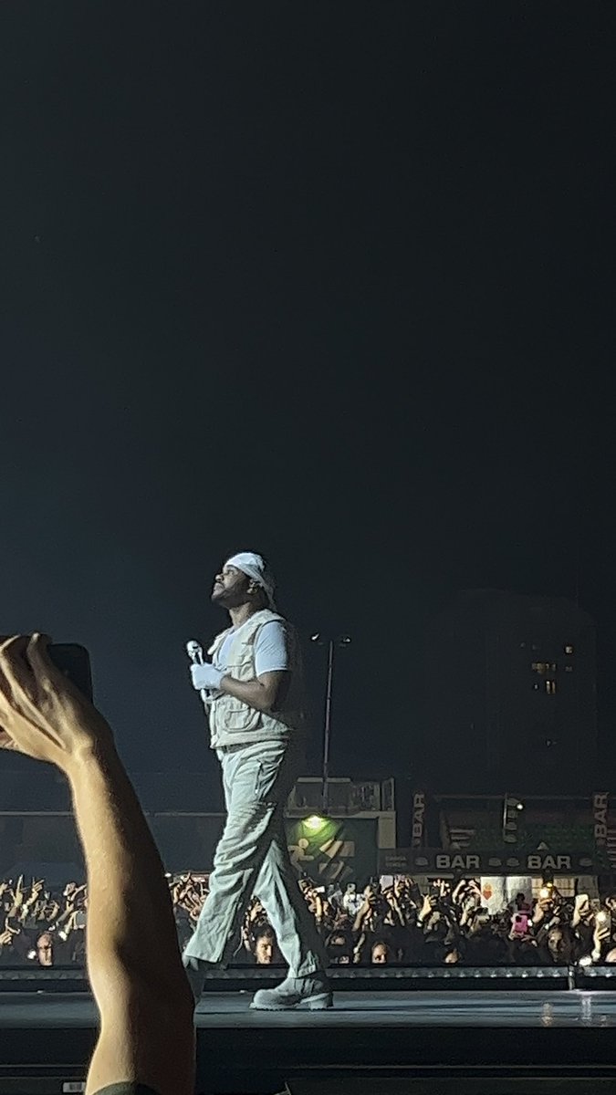 posso dire di aver visto the weeknd, stava letteralmente a 3m da me