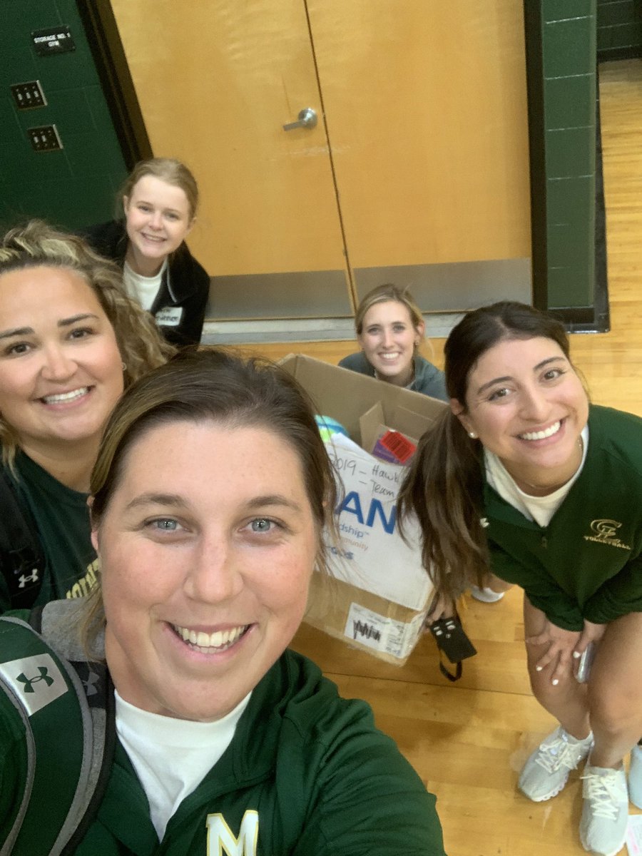girls_mvms's tweet photo. The faces of tired, but EXCITED coaches after three days of camp! The girls are PUMPED up for the season and we canβt wait! ππͺπ» #pointhawks #thelakeisrising @CLHawkVB @CL_Hawks @Principal_MVMS @CLHSPrincipal https://t.co/1ILH4D8242