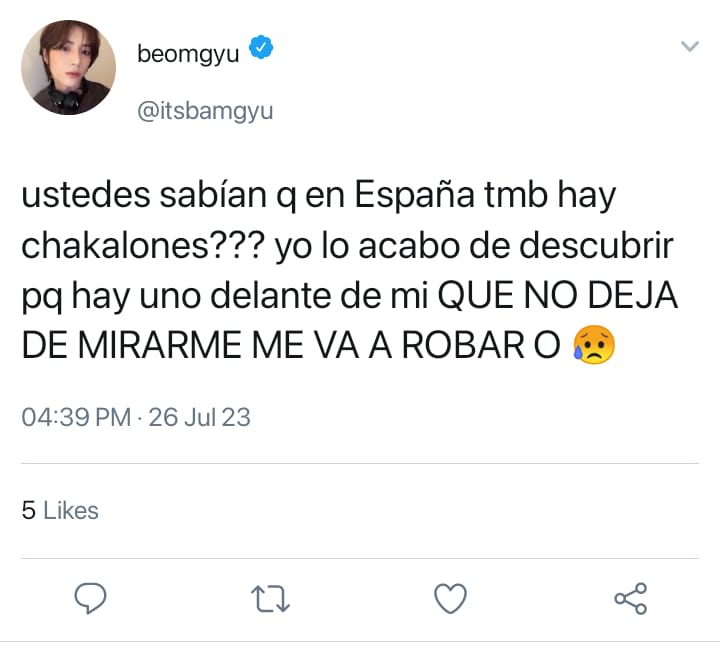 ivyeons's tweet image. #yeongyu au   —    MDLR

donde yj, mejor conocido como el yoni, un cani español de los de toda la vida, parece obsesionarse con bg, un niño whitexican fresa que llega nuevo a su clase
¿que pasará cuando yj decida enseñarle a bg cómo es una vida española?
