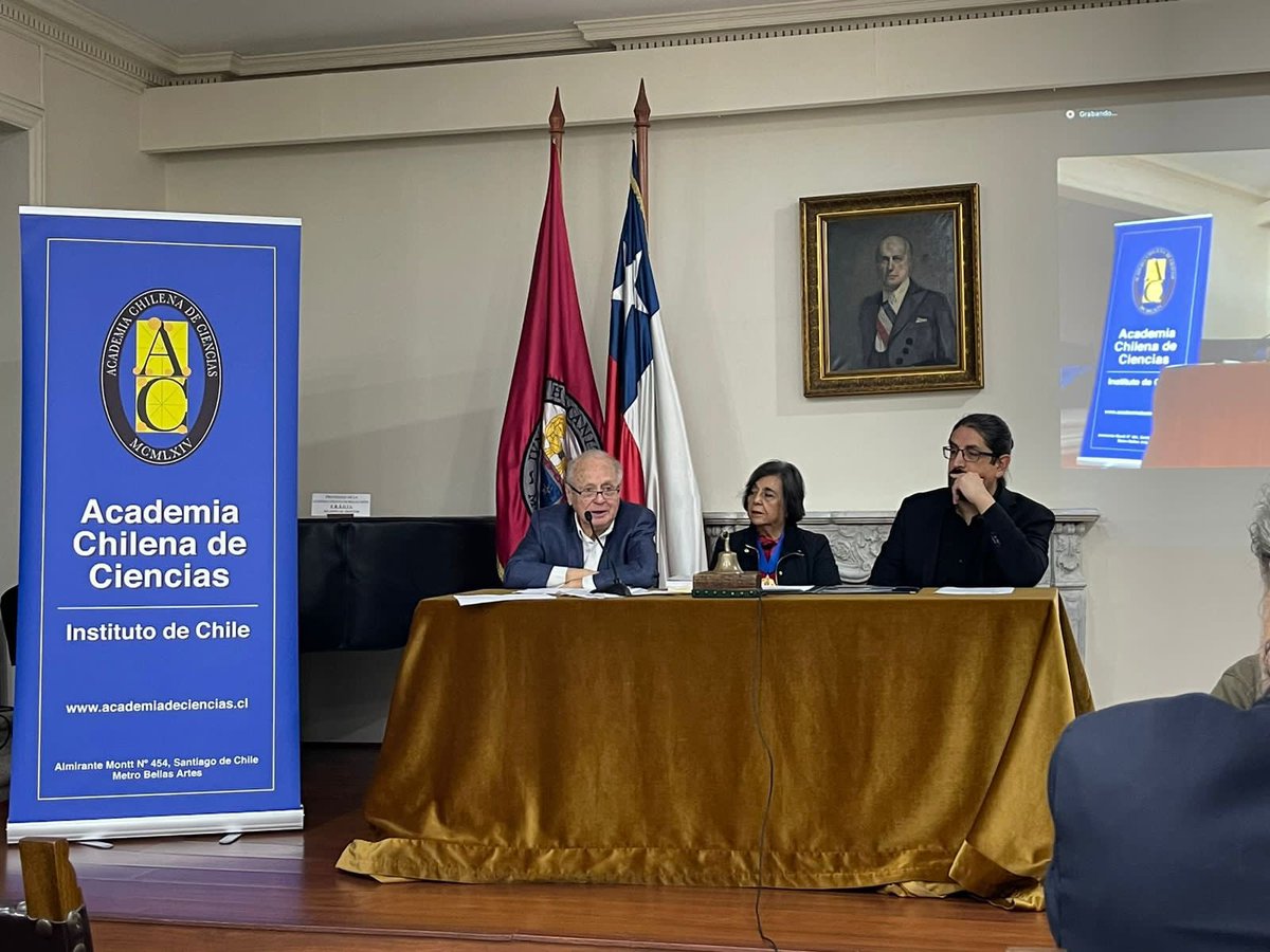 LeoBassoSotz's tweet photo. Hoy hice mi presentación de incorporación a la Academia Chile de Ciencias. Muchas gracias a mentores, colegas, estudiantes y funcionarios con los que hemos trabajado hombro con hombro en ciencia, investigación, innovación, impacto. https://t.co/OTRbIy5VsD